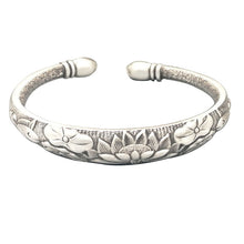 Load image into Gallery viewer, Handmadebynepal Tibetan Six Words Mantra Vintage Silver Bangles for Women Openable Fish Lotus Buddhist Jewelry Pure Silver S990 Retro Bracelet.  Handmadebynepal   