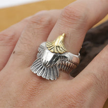 Laden Sie das Bild in den Galerie-Viewer, handmadebynepal 925 Silver Men Unique Big Rings Golden Eagle Head Vivid Open Ring for Men Rock Punk Animal Jewelry  Handmadebynepal   