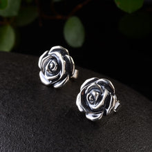 Laden Sie das Bild in den Galerie-Viewer, 925 Sterling Silver Rose Earrings for Women Studs Earring Set Retro Antique Style Silver 925 Jewelry  Handmadebynepal   