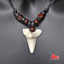 Laden Sie das Bild in den Galerie-Viewer, 1PC Hawaii Surfer Jewelry Handmade Imitation Shark Teeth Pendant New Zealand Maori Tribal bone Choker WoMen&#39;s Men&#39;s Necklace  Handmadebynepal   