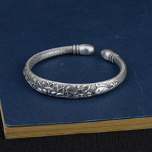 Charger l&#39;image dans la galerie, Handmadebynepal Tibetan Six Words Mantra Vintage Silver Bangles for Women Openable Fish Lotus Buddhist Jewelry Pure Silver S990 Retro Bracelet.  Handmadebynepal   